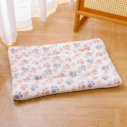 Flannel Pet Sleeping Bed - Thick Plush with Soft Padding, Stain-Resistant and Machine Washable, Available in Two Sizes (69x52 cm, 89x68 cm) for Dogs and Cats